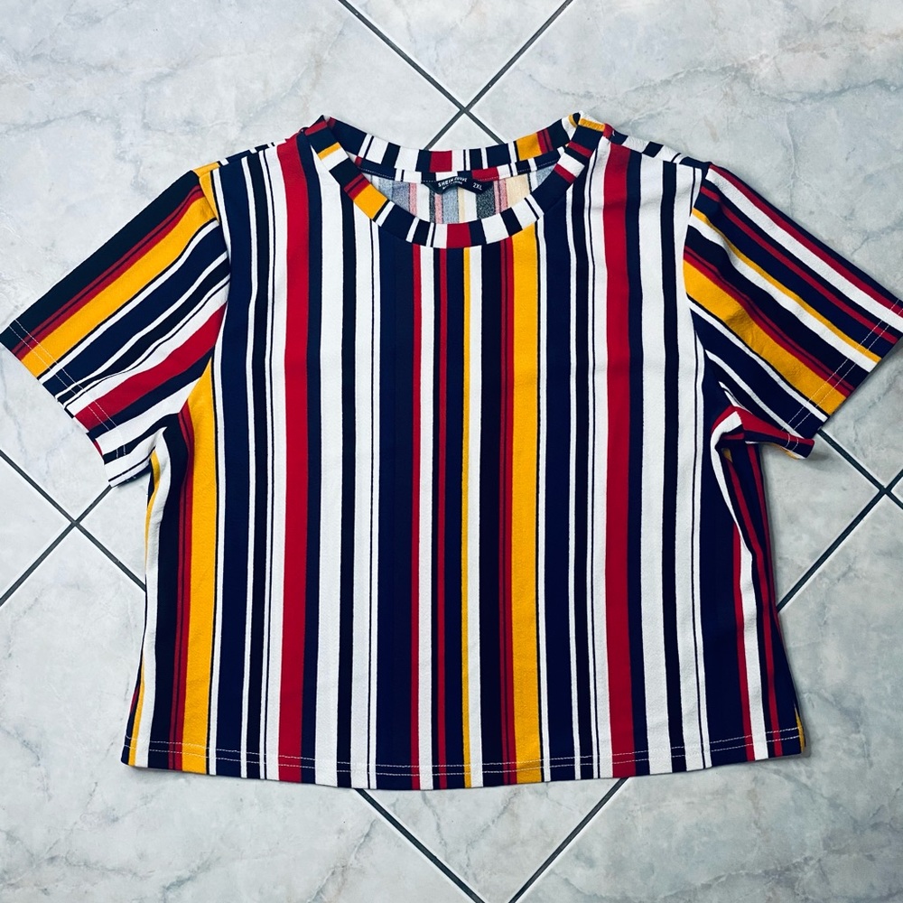 SHEIN- Crop Top